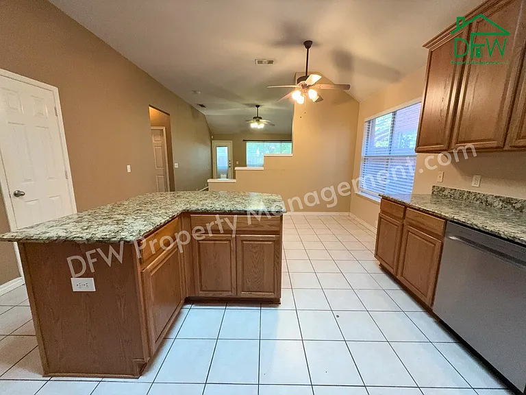 3024 Peppercorn Dr — Photo 9