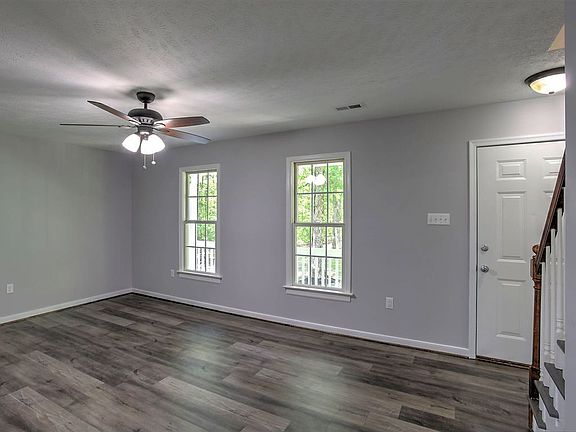 3rd image of 97 Carpenter Ln