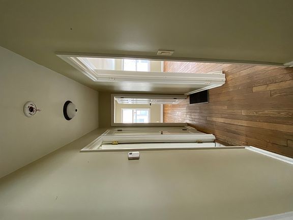 2nd image of 2310 Franklin St