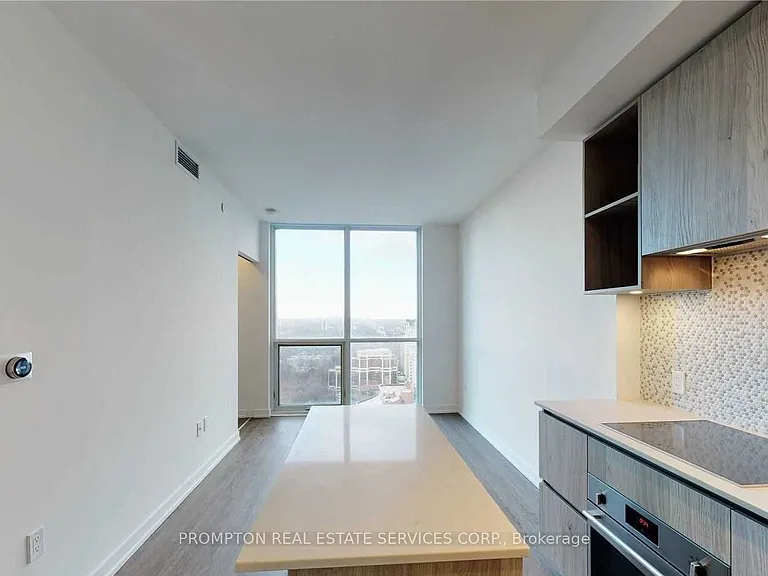 1 Yorkville Ave #2910 — Photo 2