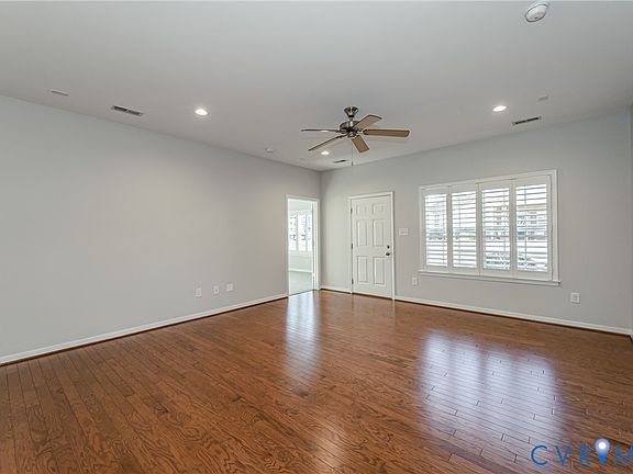 4th image of 9028 Vidette Ln