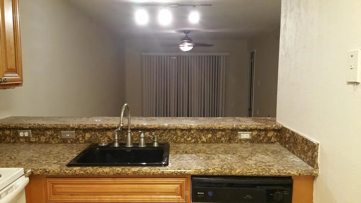 9938 Nob Hill Ln — Photo 1
