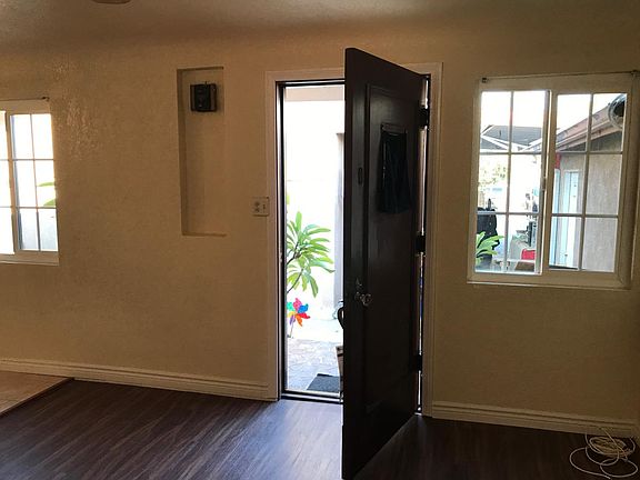 2nd image of 319 1/2 N Ditman Ave