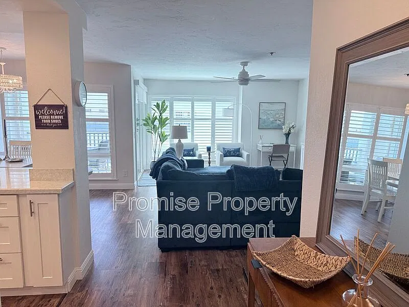 2 bed, 2.0 bath, 1226 sqft, $4,500 — Photo 2