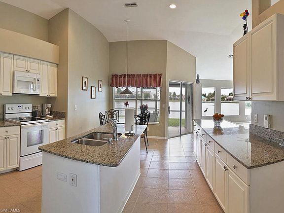 4th image of 640 Lambton Ln