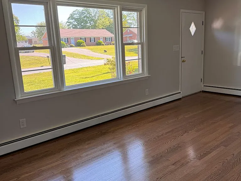 104 Tanzalon Dr — Photo 5