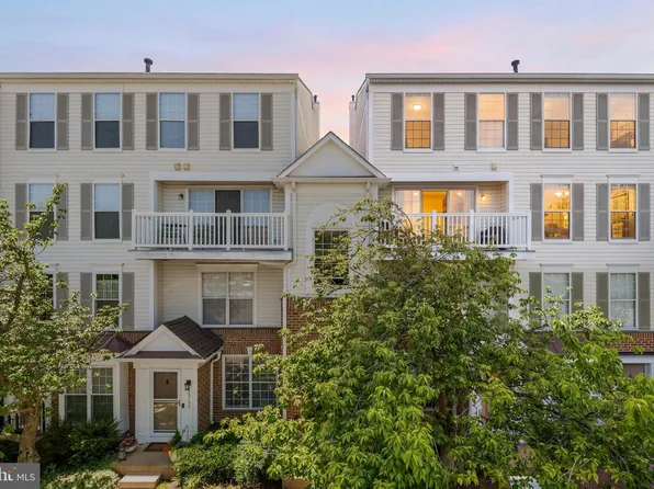 46994 Courtyard Sq Unit 301, Sterling, VA 20164