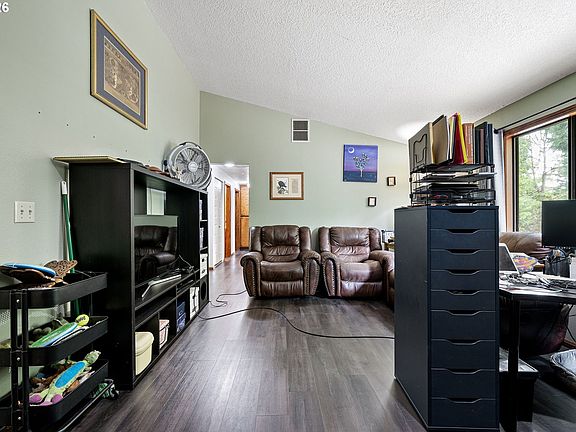 3rd image of 25181 Cheney Dr