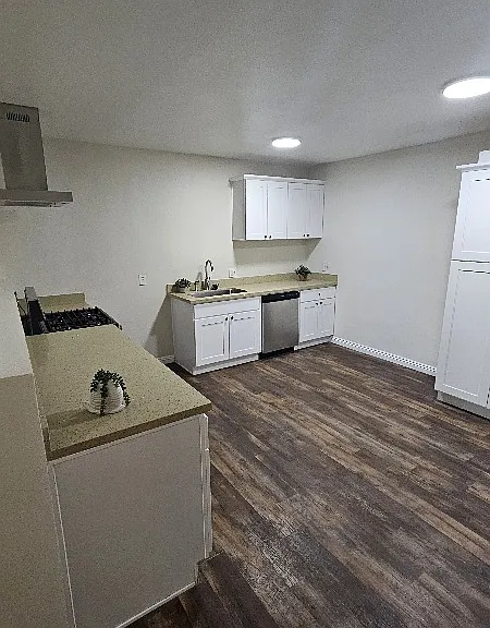 2640 Roseview Ave — Photo 2