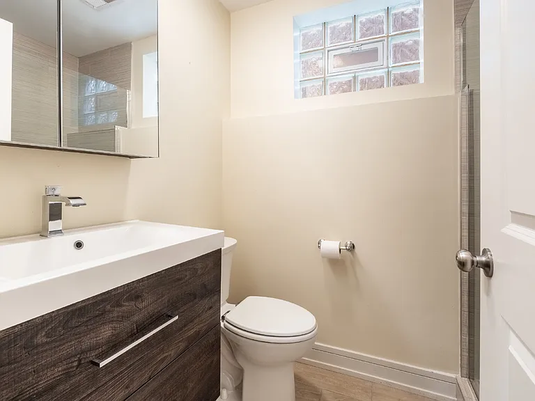 1110 N Christiana Ave — Photo 32