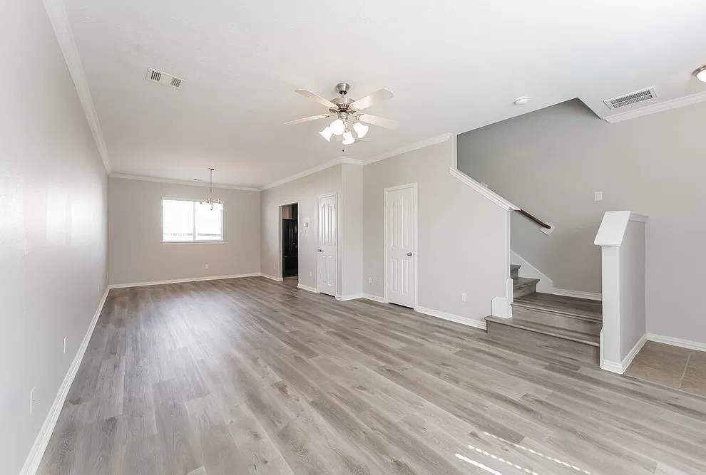 3 bed, 2.5 bath, 2109 sqft, $2,490 — Photo 4