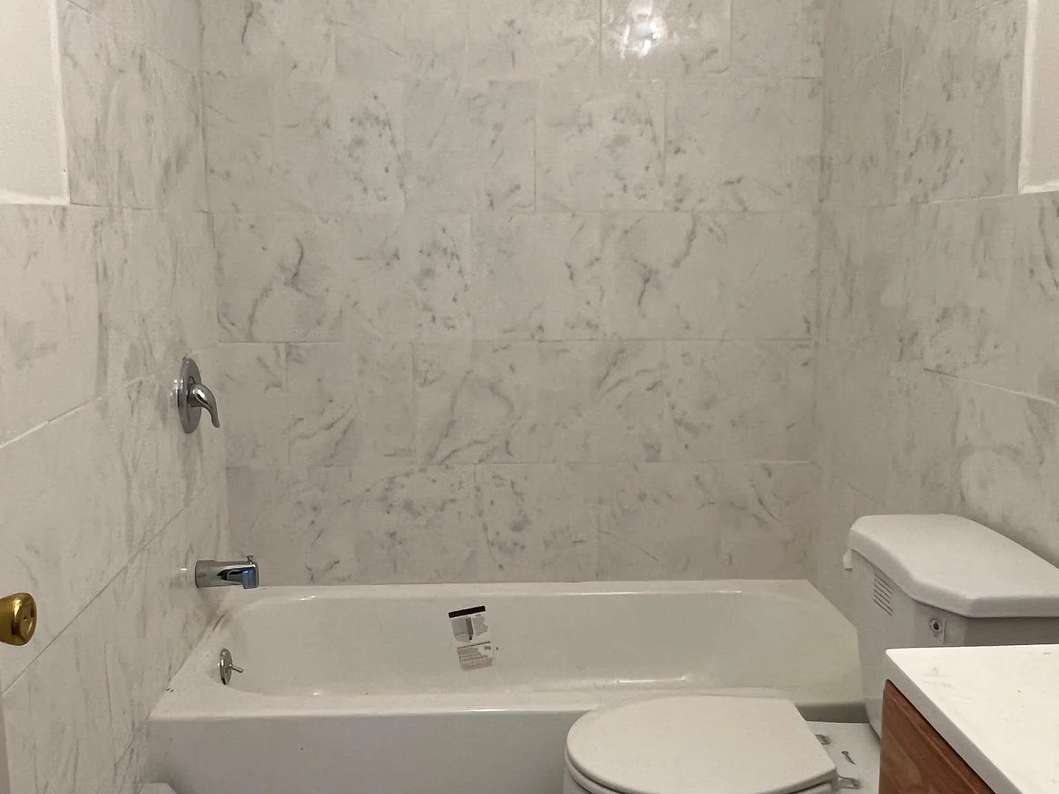 1 bed, 900 sqft, $1,300 — Photo 2