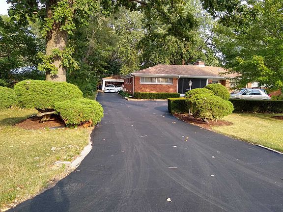 3rd image of 1115 S Ahrens Ave