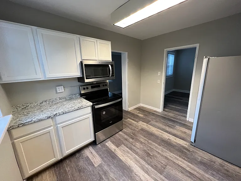6611 Fitzhugh Ave — Photo 4