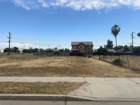 57 W Fir Ave, Pinedale, CA 93650