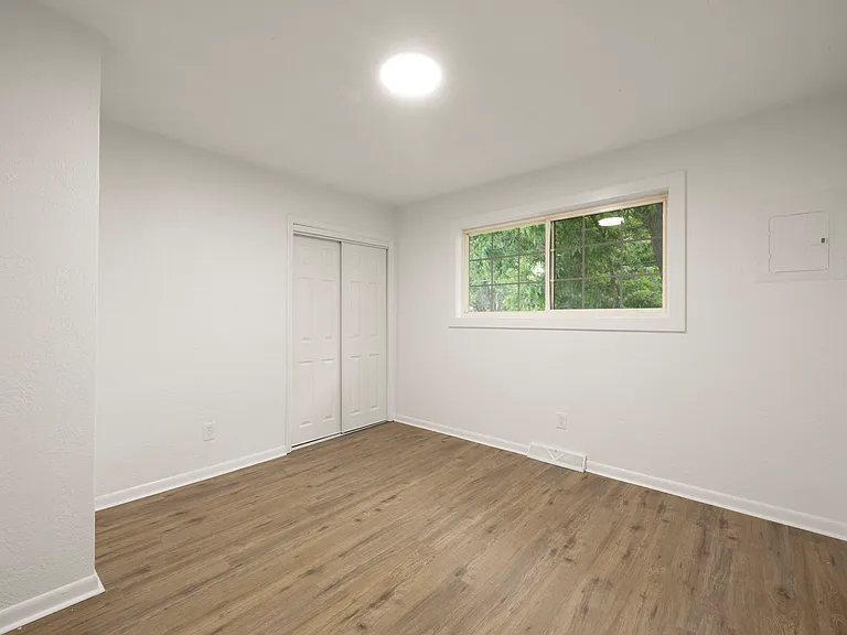 512 Maier Dr — Photo 15