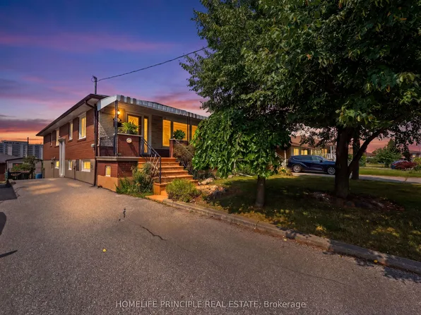 24 Whitbread Cres, Toronto, ON M3L 2A7