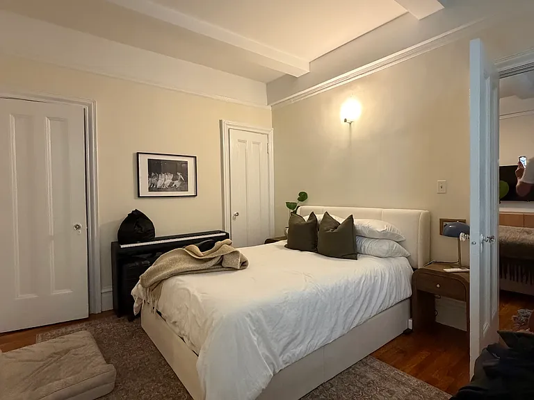 170 W 74th St #301 — Photo 1