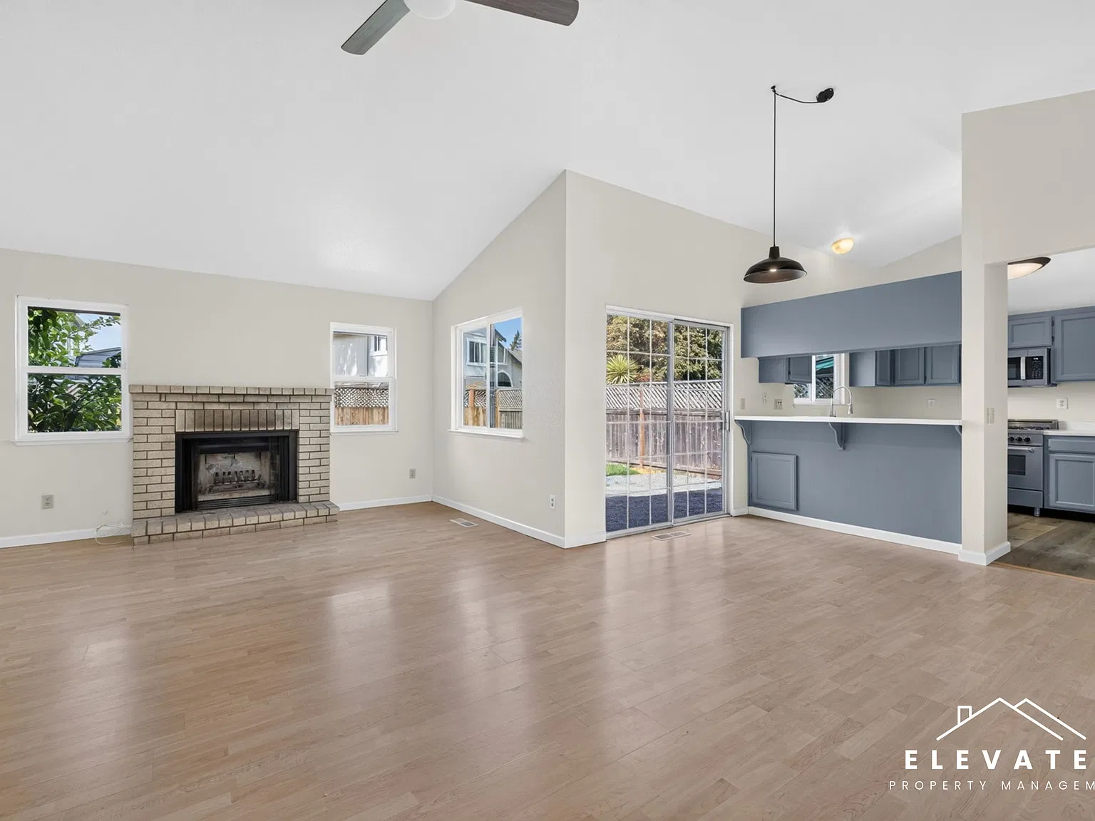 3 bed, 1159 sqft, $3,400 — Photo 4