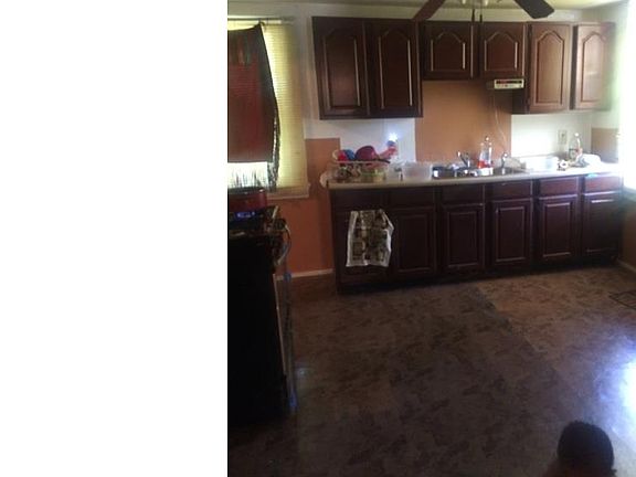 5th image of 8717 Kenmore Ave