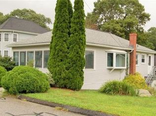 17 Hillcrest Rd, Niantic, CT 06357