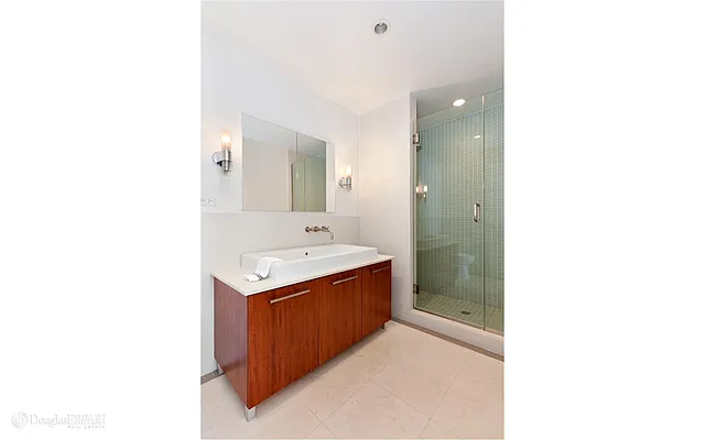 Rented by Douglas Elliman | media 15