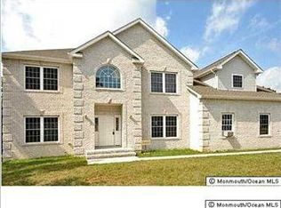 2 Saveria Ct, Howell, NJ