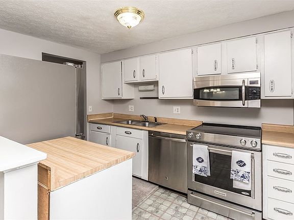 4th image of 2020 Woodcrest Dr