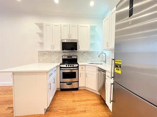 Rented by Silver Line Realty Group NY LLC | media 7