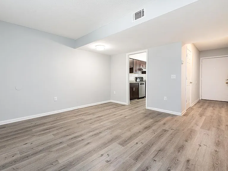 Carolina Breeze Apartments — Photo 23