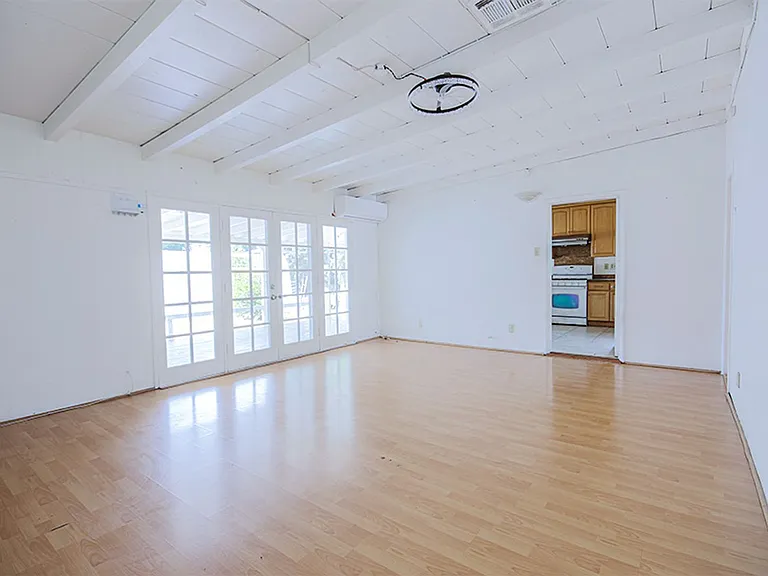 9381 Nichols Dr — Photo 13