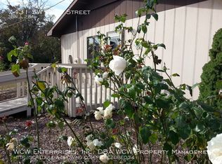 7431 SW 21st St, Topeka, KS 66615