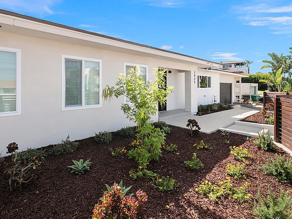 3rd image of 2435 Poinsettia Dr