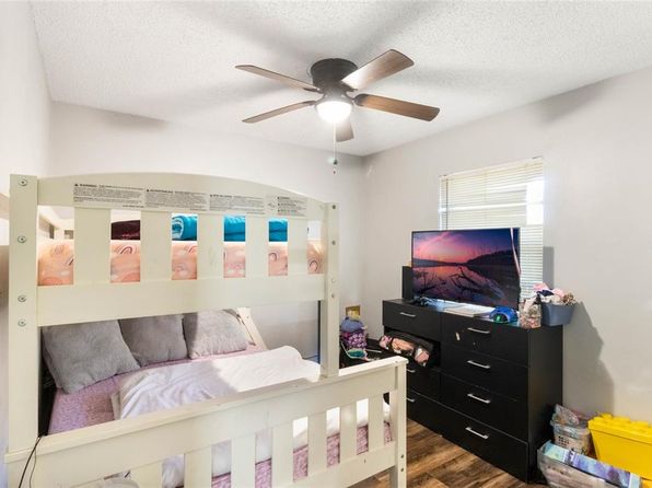 tampa-florida-2067997220 picture