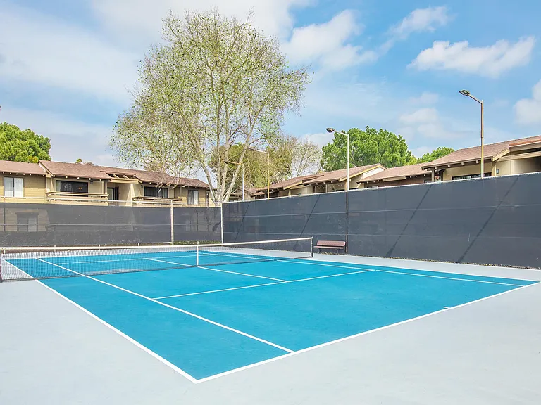 Raintree Apartment Homes — Photo 4