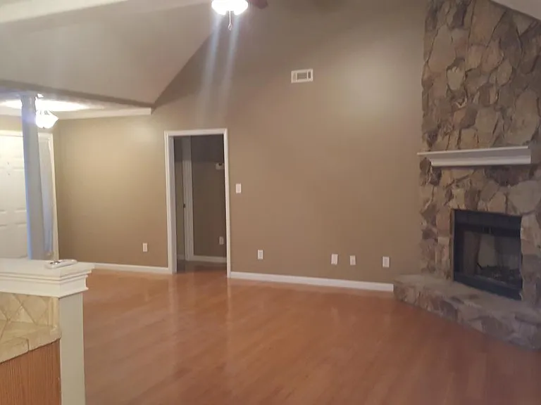177 Manchester Dr — Photo 5
