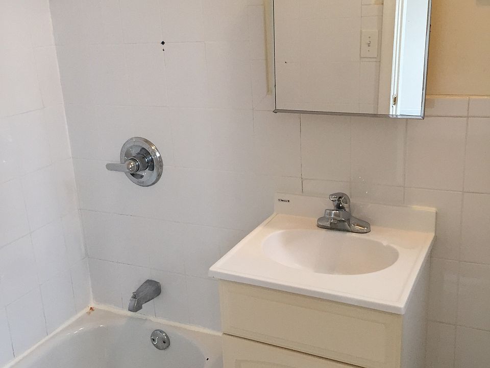 2nd image of 6615 Broadway APT E7