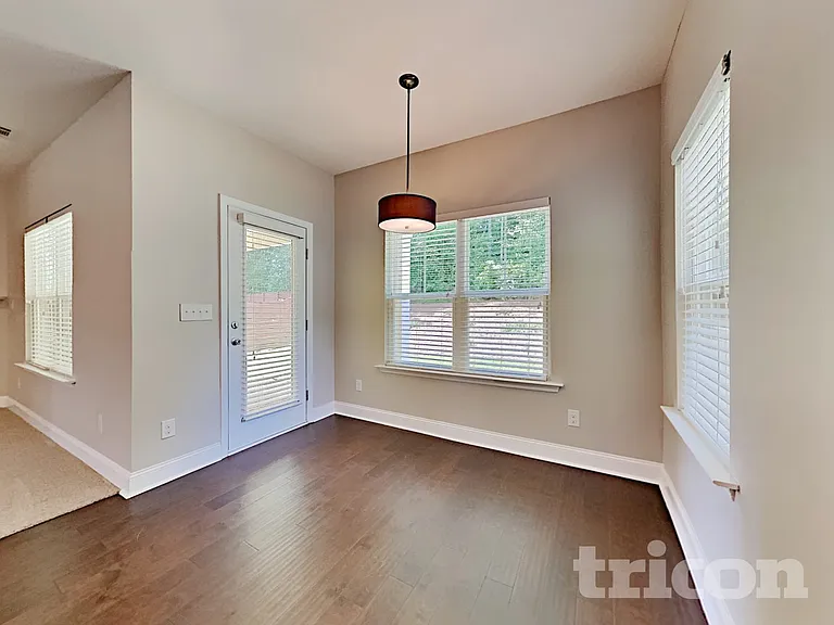 115 Orchard Ln — Photo 6