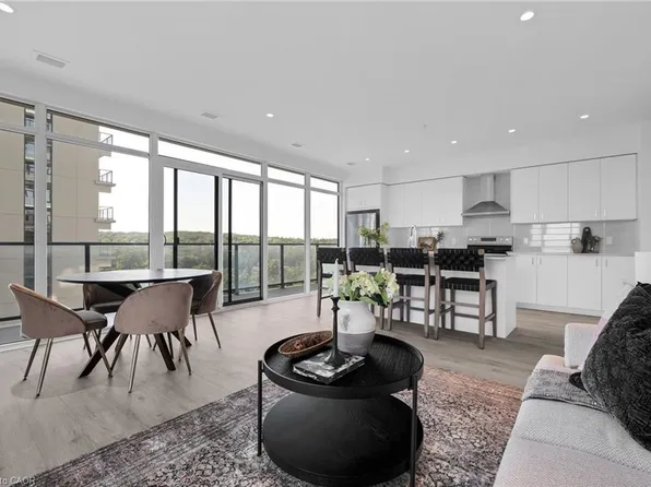 50 Grand Ave S #1702, Cambridge, ON N1S 0C2