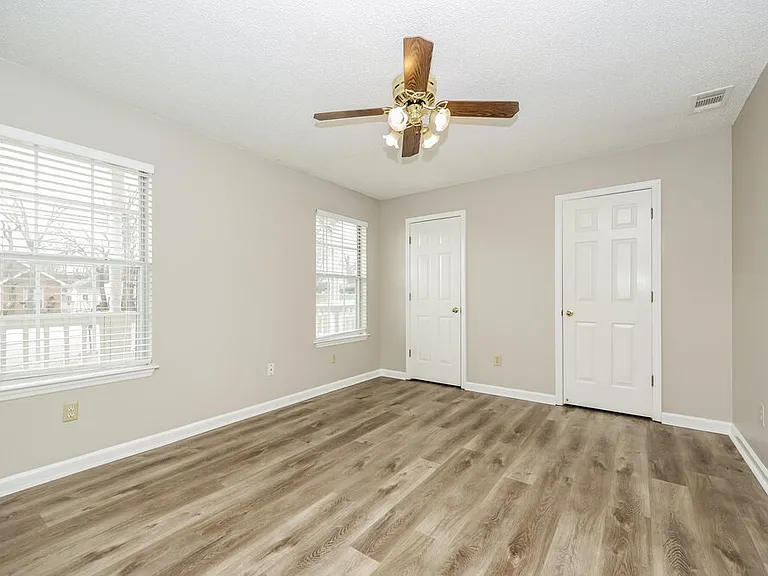 805 Forest Ridge Dr — Photo 9