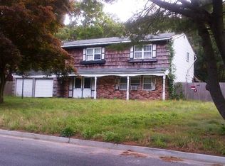 15 Yale St, Port Jefferson Station, NY 11776