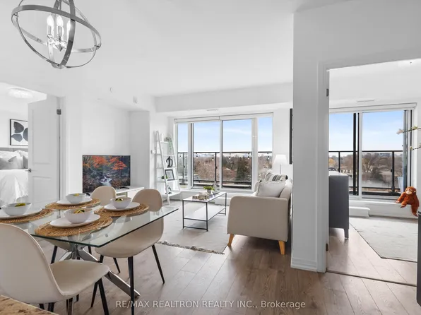 741 Sheppard Ave W #701, Toronto, ON M3H 0C9