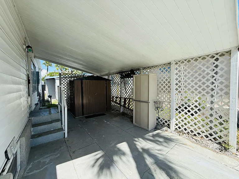 4851 W Gandy Blvd #B3-L15 — Photo 3
