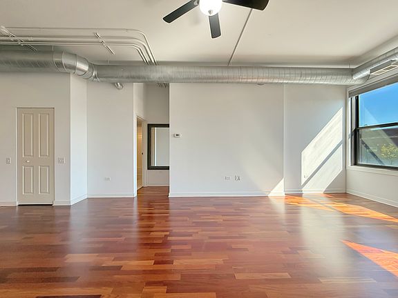 4th image of 4015 N Milwaukee Ave Unit 211
