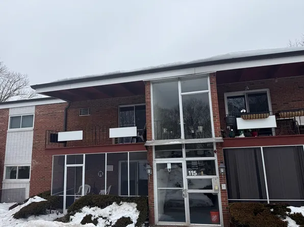 115 Grove St APT 1, West Roxbury, MA 02132