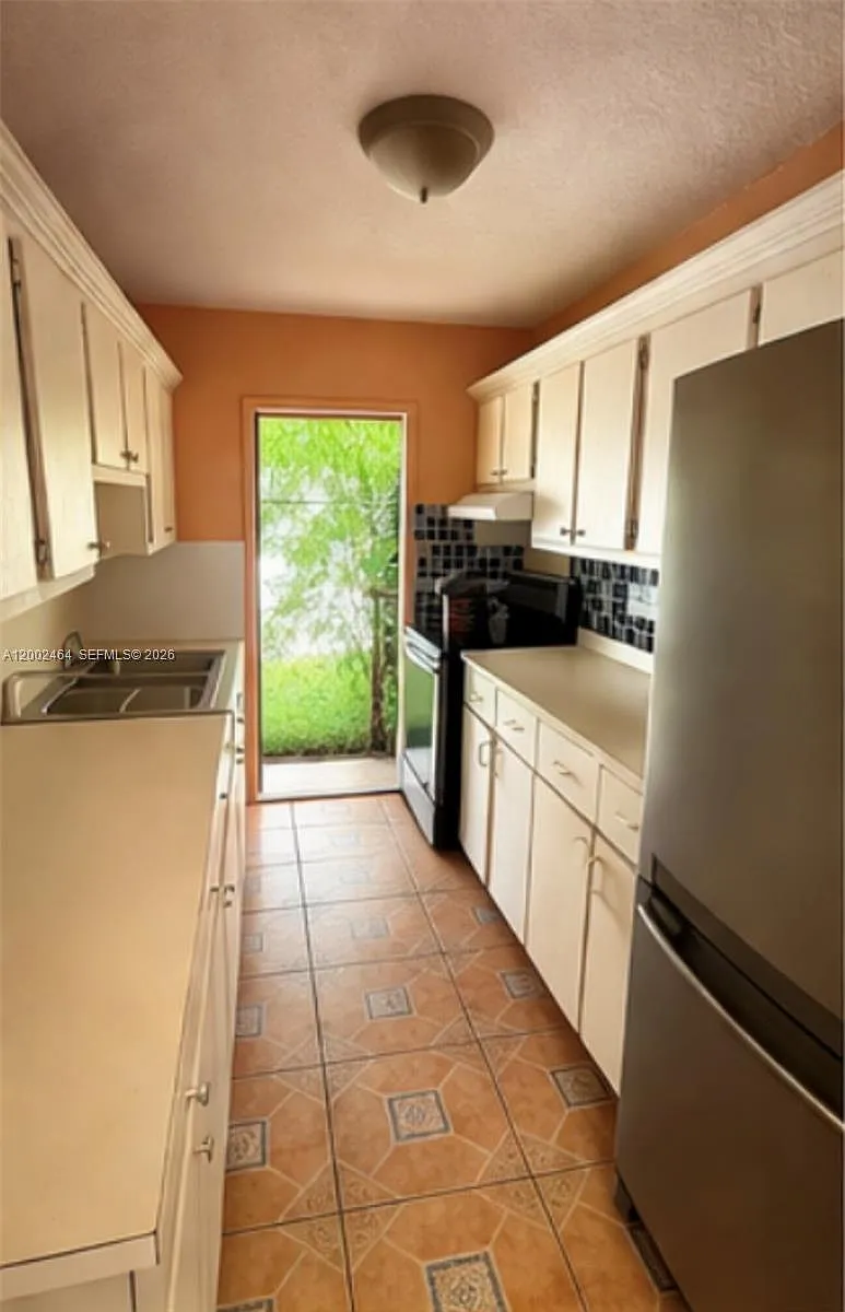 Building Photo - 185 NW 82nd St #1