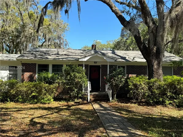 1405 Newcastle St, Beaufort, SC 29902