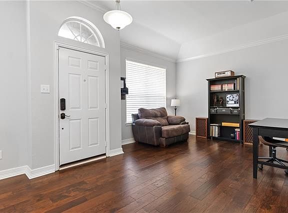 3rd image of 316 Sycamore Dr