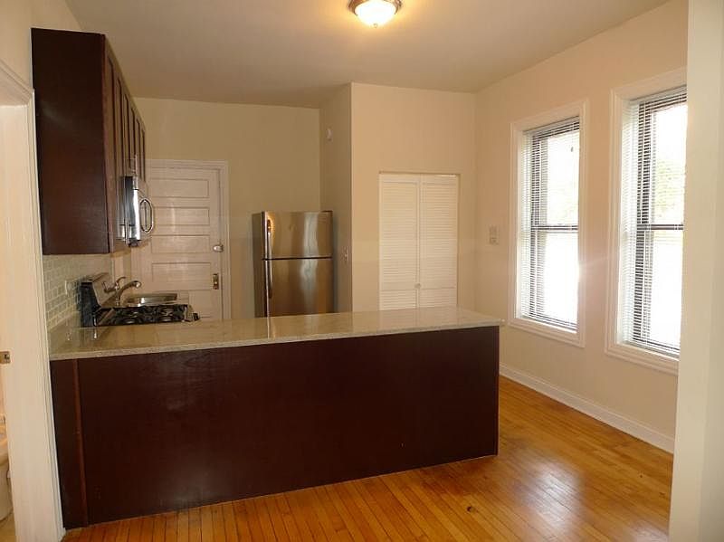 1st image of 1645 W Waveland Ave #1