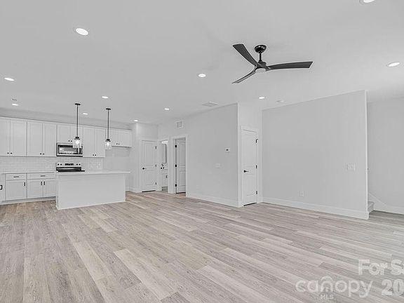 5th image of 206 Prospect St NW